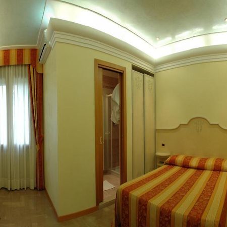 Locanda Zabotto Campagna Lupia Екстер'єр фото
